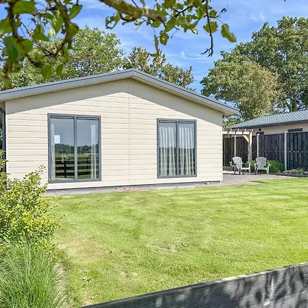 Chalet De Zwaluw *